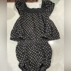 Matching outfit and shoes 18-24 gap